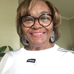 Meet your Posher, Glenis